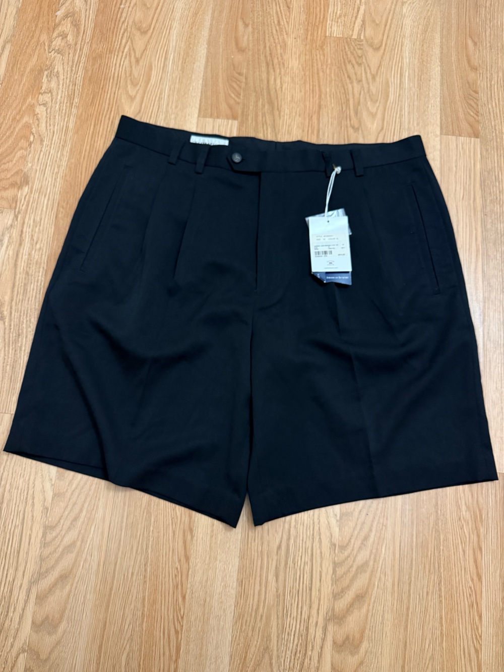 New Cutter & Buck Black Pleated golf Shorts size 38
